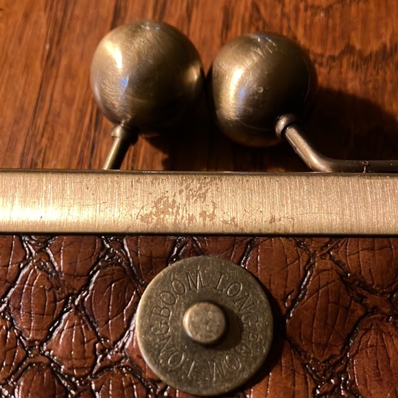 Jessica Simpson fold over Tiffany KissLock bag. Brown, excellent condition. - Picture 11 of 11